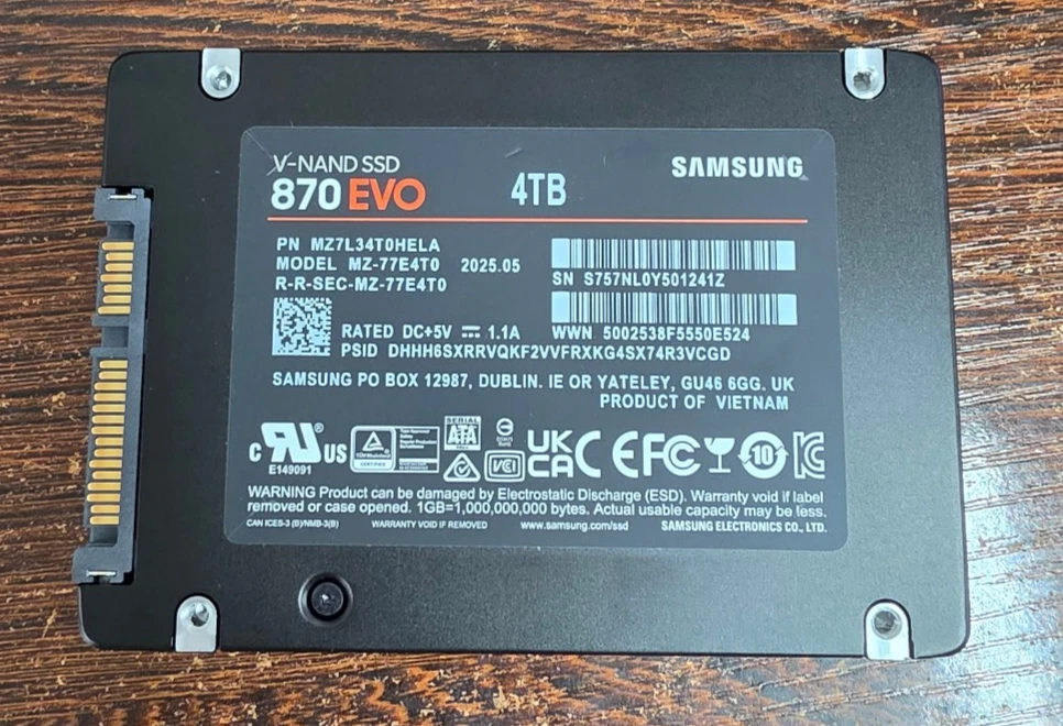 Samsung 860 Pro Series 1TB SATA3 V-NAND 2.5inch SSD MZ-76P1T0 hgst hus724040ala640 hdd 4tb sata 6gb/s 7.5k 3.5" 512 b/s 0f19459 (100% health)